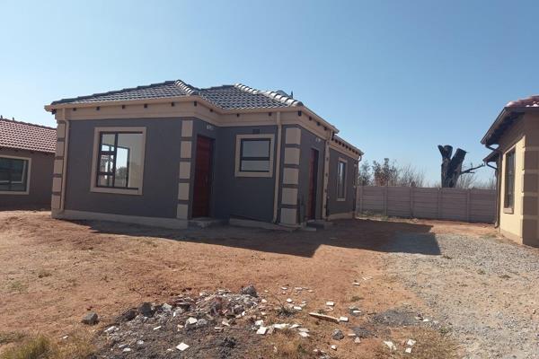 NEW DEVELOPMENTS for sale in WINDMILL PARK, BOKSBURG.

Full Tittle Stands.

Prices From R720000 upwards.

Garage not ...