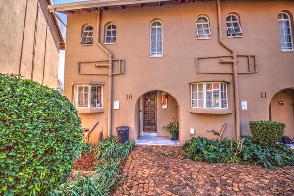 Experience modern living in this charming duplex townhouse, ideally located within ...