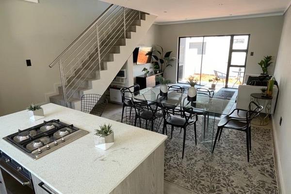 Ultra modern luxurious design 4 Duplex units available.

Corner unit R1599 000 Middle units R1549 000

*3 bedrooms 2 bathrooms ...