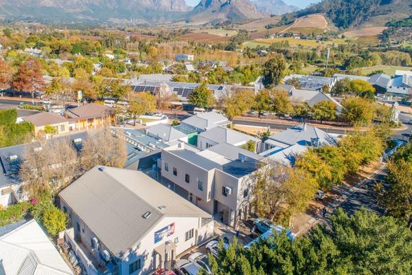 SOLE MANDATE: This 759m2 property offers a unique investment opportunity in Franschhoek, given its prime location in this town known ...