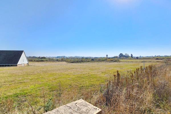 This rare piece of land is available for a developer to put up a commercial investment etc.
The property spans over 9ha of riverfront ...