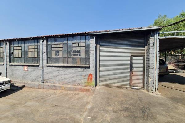 Mini factory available in a multi-tenanted industrial complex. This unit features a ...