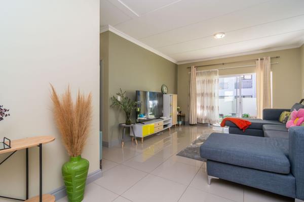 Introducing this stunning 2-bedroom apartment for sale in the sought-after area of Erand Gardens, Midrand. Boasting a modern and stylish design, this property offers a comfortable and convenient living space perfect for individuals or small families or investment. 

The ...