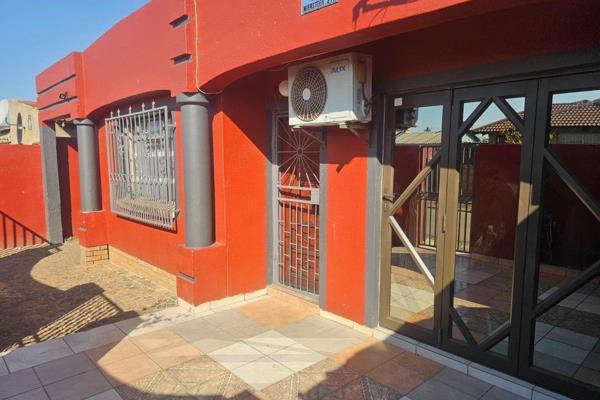 This is a well kept, newly renovated property in Old Eldorado Park. It is a family home as it has a zozo at the back for extended ...