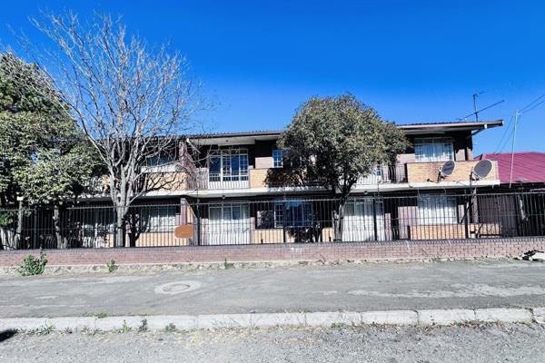 This lovely apartment opposite the Bertha Gxowa Hospital in Germiston consists of:

•	2 ...