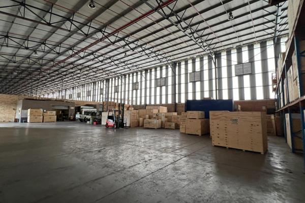 This spacious 2,500m2 facility offers a 2,000m2 warehouse and a 500m2 office block ...