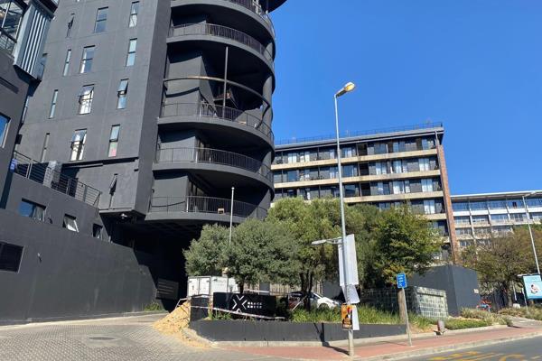 Nestled in the heart of the opulent Blackbrick Sandton, this exquisite one-bedroom ...