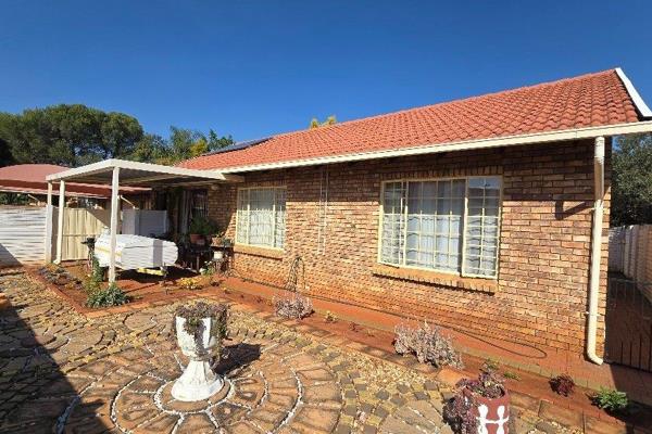 Discover the Charm of This Sectional Title Townhouse in Dorandia, Pretoria
CLOSE TO ...