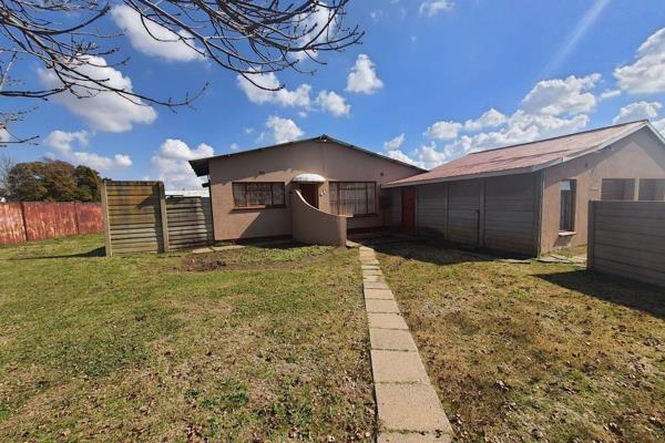 If you are looking for you own place to rent then this is the property for you.
Situated in a quiet area of Meyerville 
This offers
3 ...