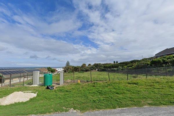 Prime Oceanfront Location: Nestled along the pristine coastline of Seaview, this vacant land enjoys an enviable position with direct ...