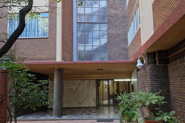 The Parktown area presents a valuable investment opportunity, especially for properties like this 186 Sqm 3-bedroom apartment. Its ...