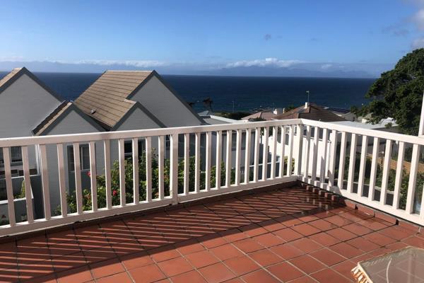 This comfortable, spacious 3 bedroom, 2 bathroom unit in the sought after Simon&#39;s Bay Estate complex provides a lovely, peaceful ...