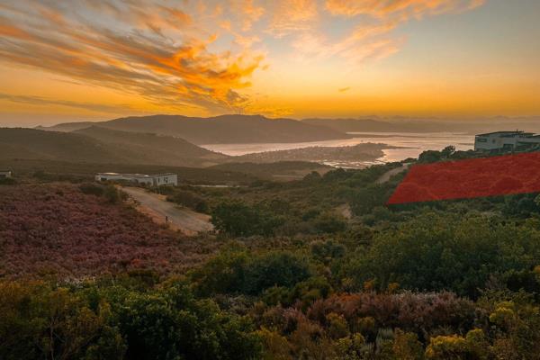 Sole Mandate. On Fernwood Estate&#39;s highest road in Knysna, stands this 993 square ...