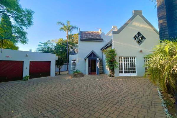 Introducing a remarkable opportunity in the prestigious Waterkloof neighborhood - a duet style home that caters to your every need. ...