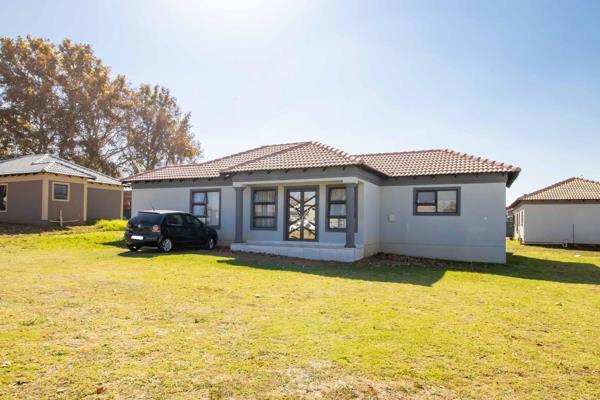 Property Details

Bedrooms: 3
Bathrooms: 2
Kitchen: Open plan
Lounge: Open plan

Description:
Discover your dream home in the serene and secure Grootvlei Estate. This modern 3-bedroom house offers a spacious and contemporary living experience. The open plan kitchen ...