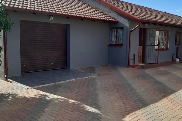 Looking for a house for your family. 

Well here is a house that is fit for your family, big or small. Three spacious bedrooms with ...