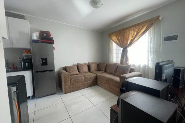 Property Key Features
Rooms
2 Bedrooms
1 Bathrooms
1 Living Rooms
Kitchen
1 ...