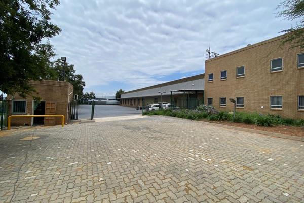 This pristine property is in the popular Longmeadow Business Estate, next to the N3 ...