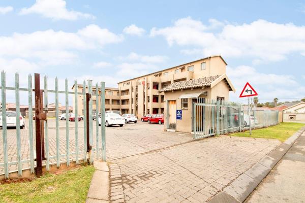 Nestled in the quiet area in Fleurhof, this 2 bedroom flat is suitable for that much needed extra income or a young family with a flair ...