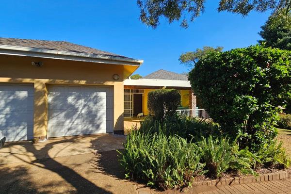 This home offers a blend of comfort and sunshine:
3 spacious carpeted bedrooms with built-in- cupboards (study is north facing and can ...