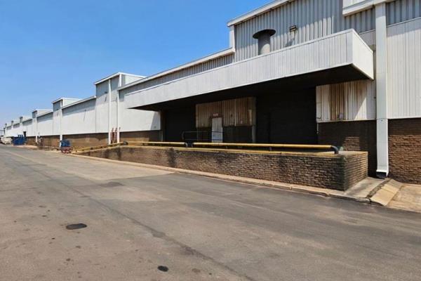 This spacious warehouse is situated in the sought-after area of Boksburg East Area, is available for lease offering excellent link ...