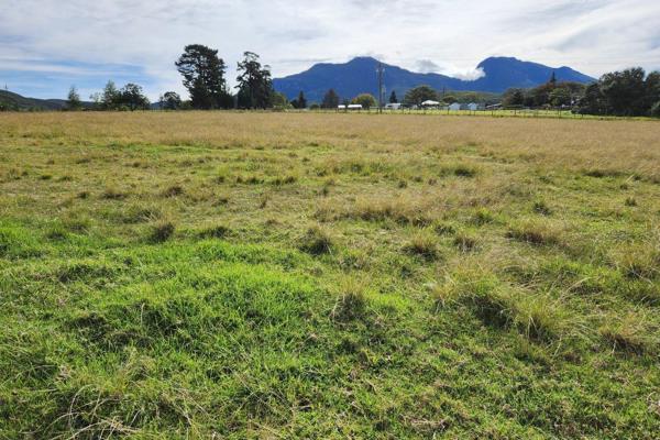 Garden Route smallholding only 25km from Hartenbos on the R328 at the foot of the beautiful Outeniqua mountains.

Nestled in the heart ...