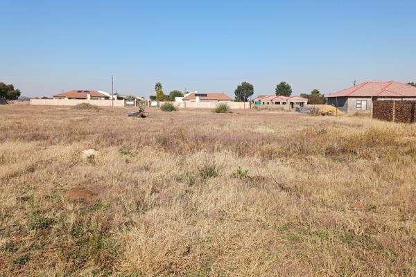 This property offers you 5788 sqm in land size
Perfect for development 
Located perfectly between 2 road witch makes it easy access ...