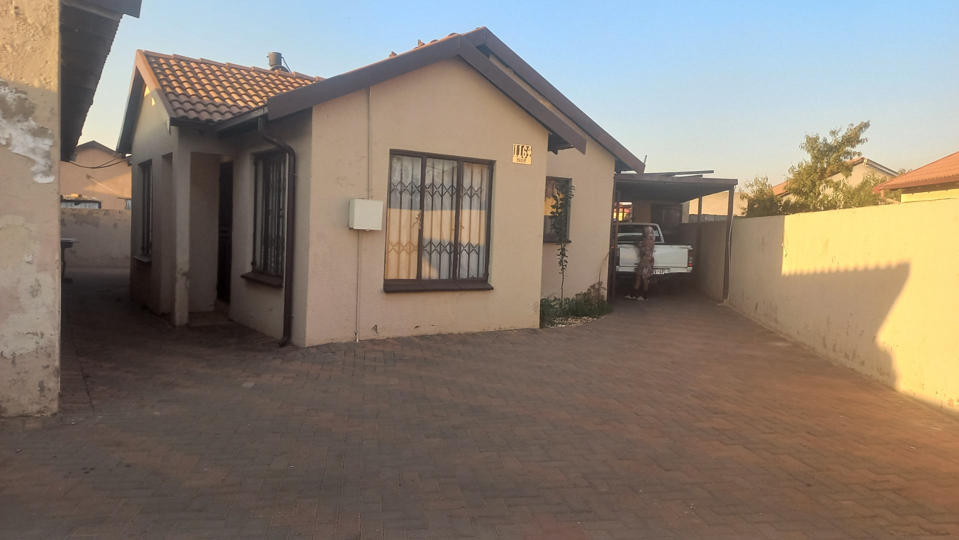 3 Bedroom House for sale in Buhle Park - P24-114518689