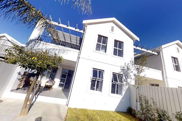 Discover this centrally located, unfurnished 3-bedroom townhouse in the heart of Riebeek Kasteel. Perfect for those seeking comfort and ...