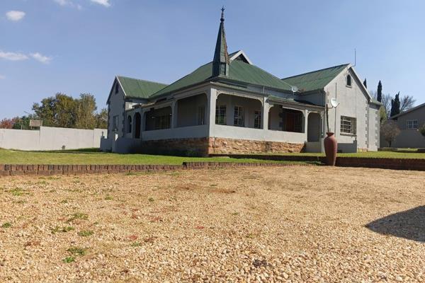 Charming 4-Bedroom House in Jordaan Park

Nestled in the highly sought-after suburb of Jordaan Park, this exquisite 4-bedroom house ...