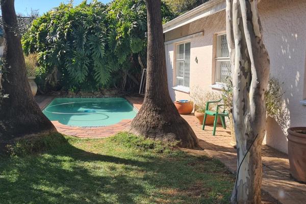 Lovely neat and airy homeFind an oasis to relax, beautiful established garden with ...
