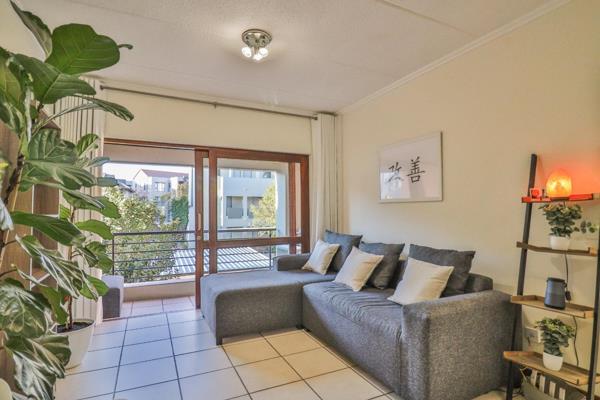 Calling All Investors  Modern 1-Bedroom Apartment in Sunset Boulevard, Lonehill

This ...