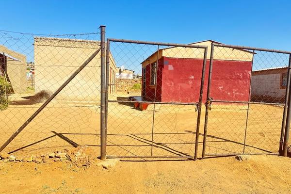 The House  consists of:

- RDP with a tenant paying R1500
- 4 rooms that are vacant ...