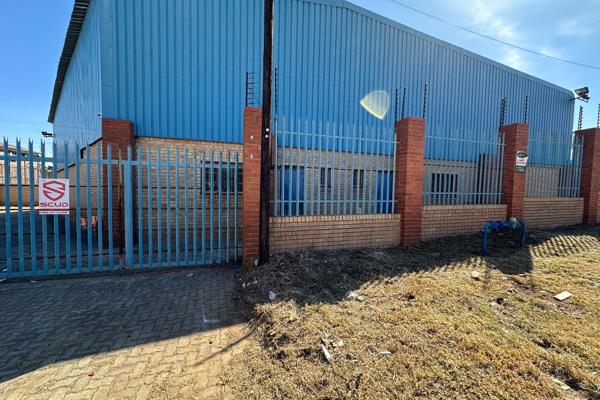 The property has a 665m&#178; warehouse &amp; office area. It has been divided into two ...