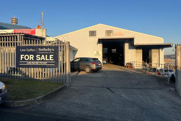 Warehouse measuring 632m&#178;, 2 rollup doors 4m &amp; 4.5m in height,  provision for dock leveller with loading bay. Air-conditioned ...