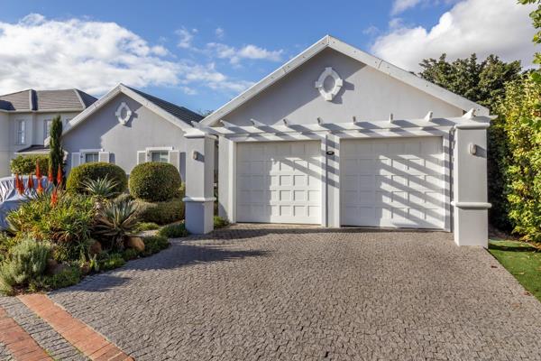 EXCLUSIVE JOINT MANDATE

Imagine living in one of South Africa&#39;s premier Equestrian Estates, nestled in one of the country&#39;s safest neighborhoods. This expansive home is perfect for small families, featuring three ...