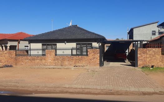 4 Bedroom House for sale in Mamelodi West