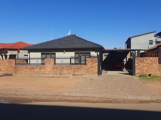 4 Bedroom House for Sale in Mamelodi West