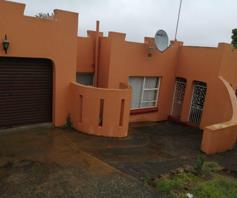 House for sale in Phakamisa