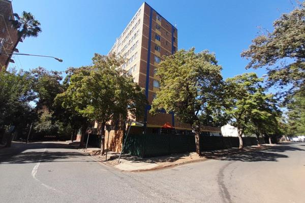 Spacious 1.5 Bedroom Flat in Pretoria Central - Perfect for Investors and ...