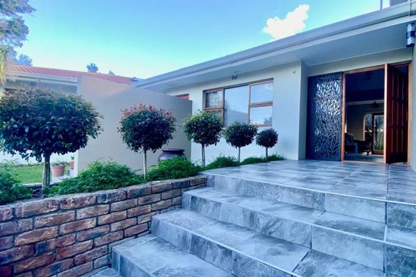 For sale new 4 bedroom house with double garages.

Linkside is a suburb of Mossel Bay and close to the Mossel Bay golf course.

Primary ...