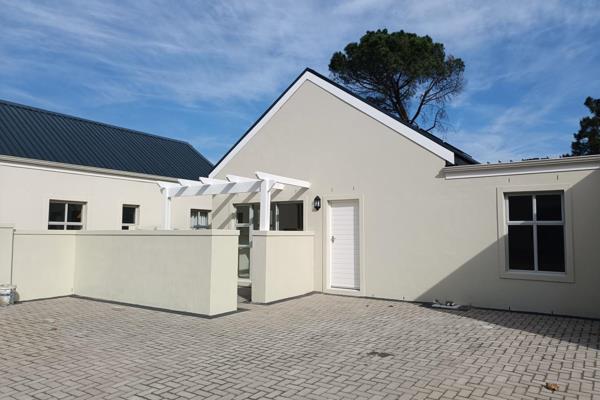 FEMALE HOUSE SHARE, ROOM TO RENT in a 4 Bedroom house @ R 6500 PER ROOM

ONLY 1 ROOM LEFT

ONE PERSON PER ROOM ONLY



Newly built home ...