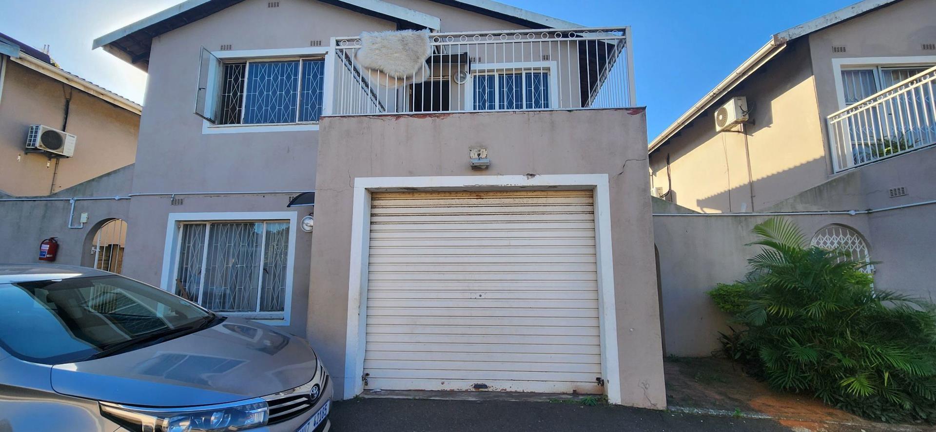 3 Bedroom Apartment / flat for sale in Montclair P24114526377