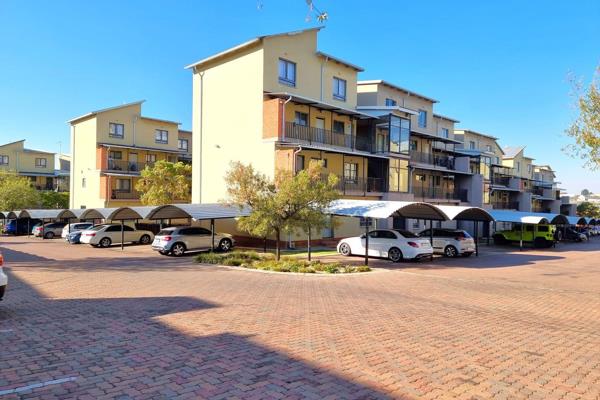 This cozy loft apartment in Midrand offers a comfortable living space . The open-plan living area features a kitchen,  and a lounge ...