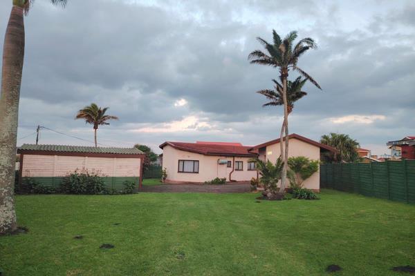 SOLE MANDATE: Take a walk through this family home / holiday home ... When entering the property this electric fence is already a box ...