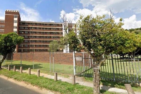 Available 1 February 2025

Bachelor unit. 

Well maintained and peaceful building ...