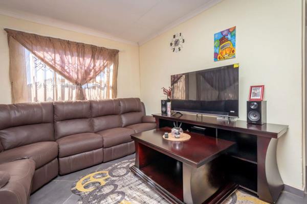 This 2 bedroom, 1 bathroom, lounge, and kitchen in a very secure estate is suitable for ...