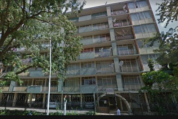 Located in the suburb of Sunnyside, just East of the vibrant city of Pretoria, this delightful apartment is nestled in a well-managed ...