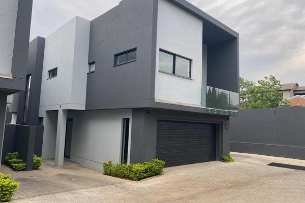 R3 700 000

It&#226;??s a steal for the area

This is a stunning cluster offering 4 ...