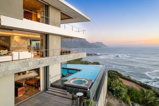 5 Bedroom House for sale in Bantry Bay